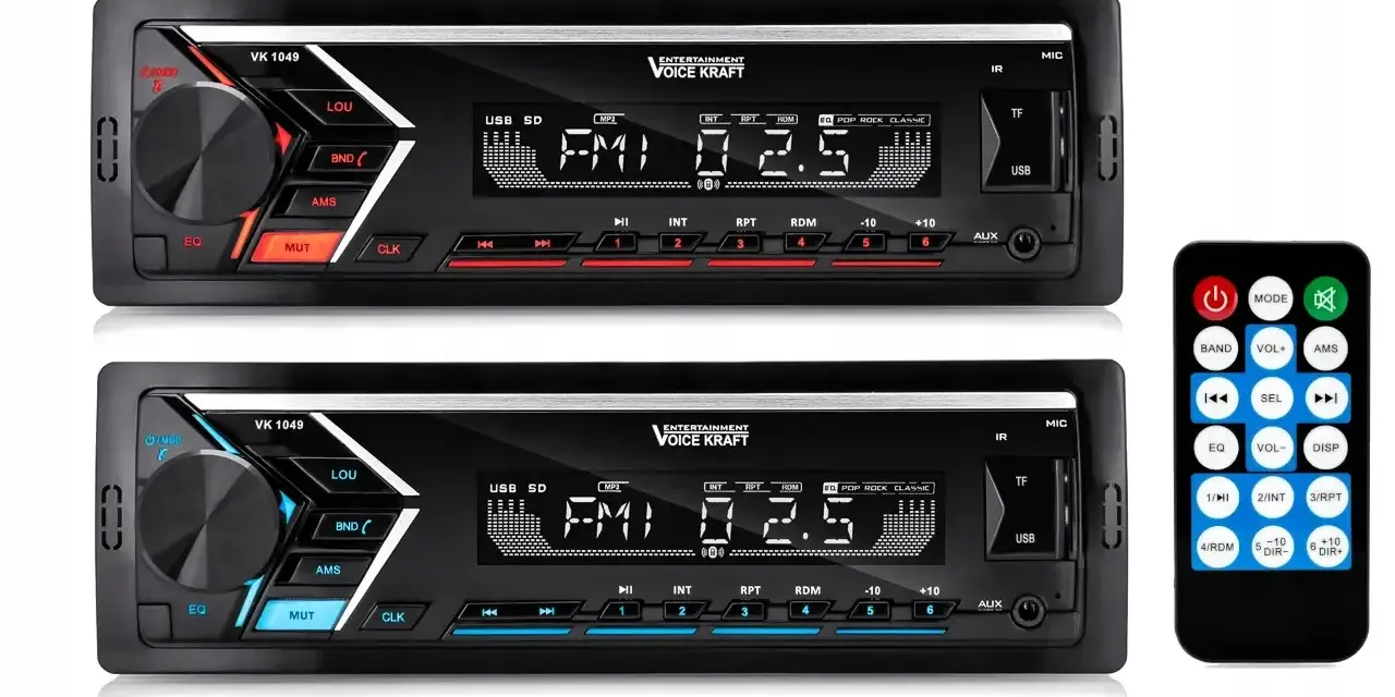 Dwa radia samochodowe Voice Kraft VK 1049 z pilotem. Idealne radio do ciągnika, by umilić sobie pracę.