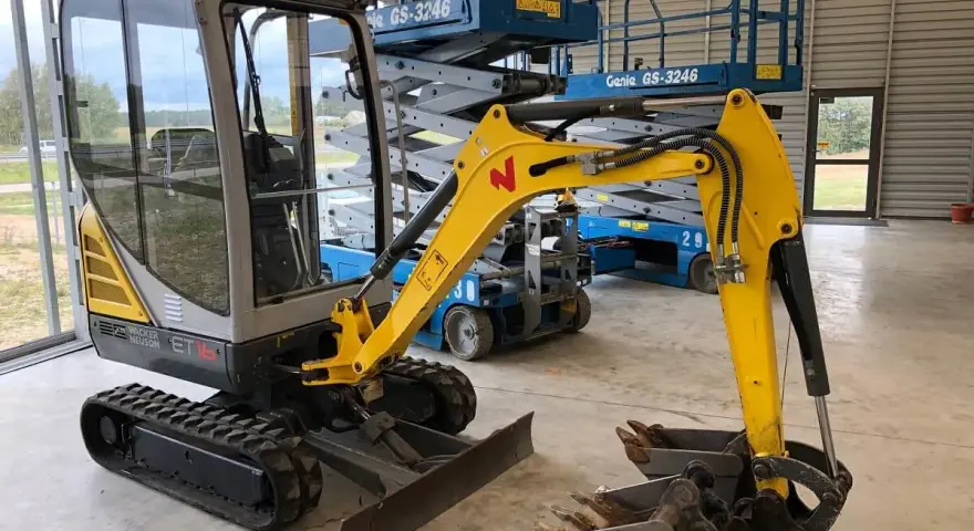 Koparka gąsienicowa Wacker Neuson ET16. Sprawdź wynajem koparki bez operatora cena i zrealizuj swoje projekty budowlane.