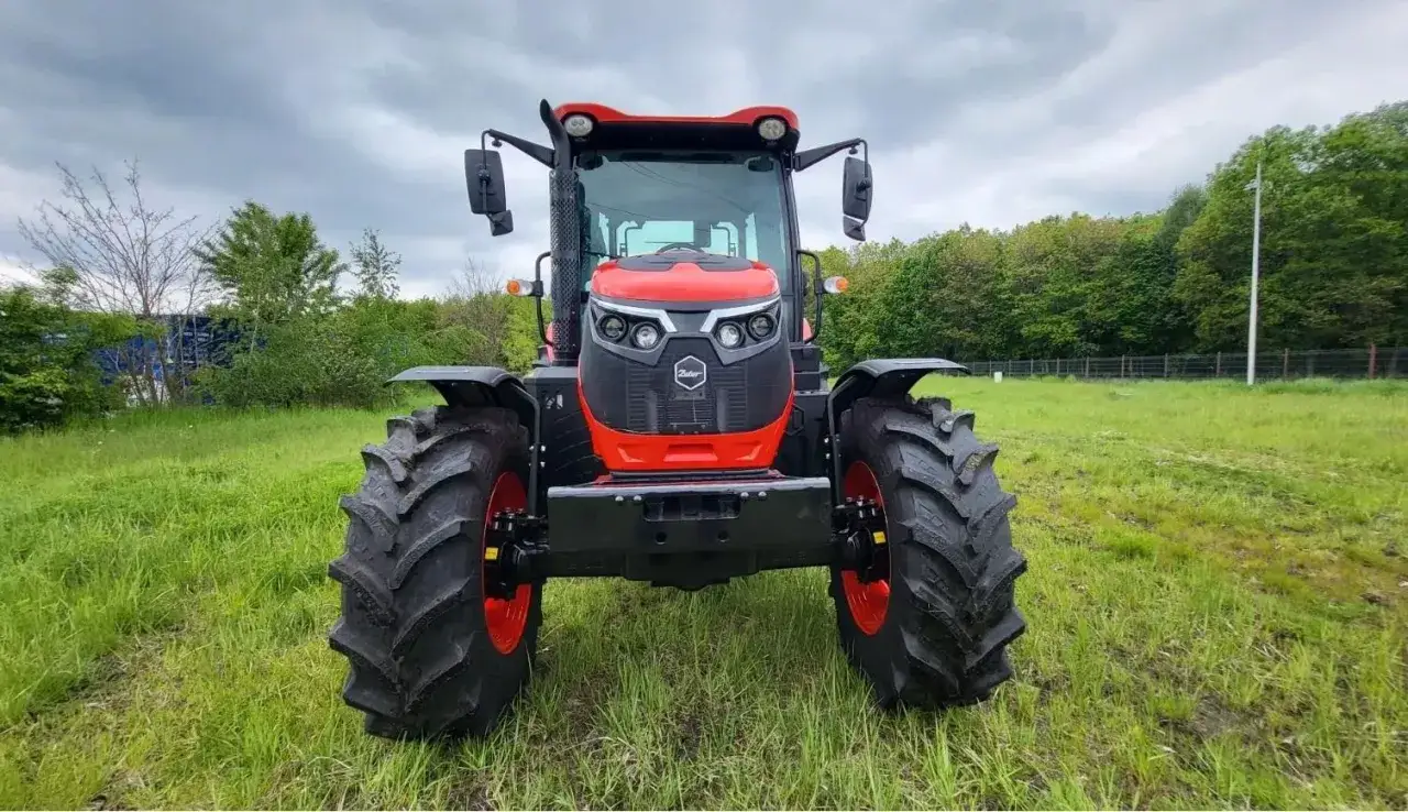Nowy Zetor w całej okazałości. Poznaj jego modele i moc, gotowy do pracy na polu.